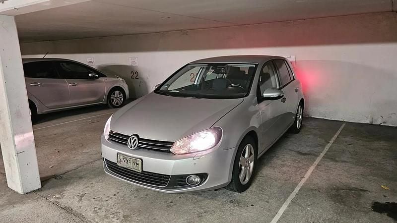 Gris Occasion 2011 VW Golf VI Style Citadine | 6 400 € (Bon prix) - Image 1/4