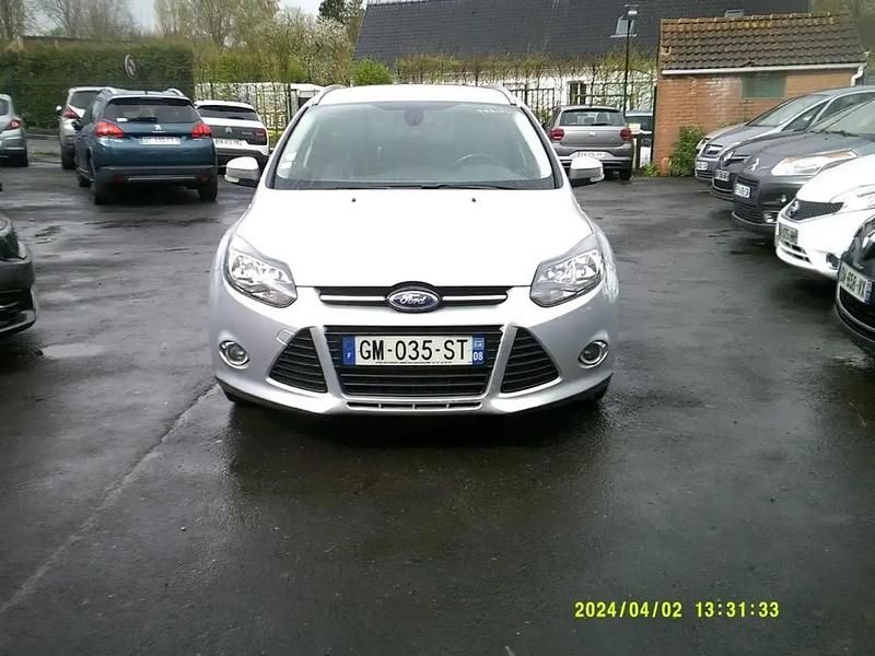 Gris Utilisé 2014 Ford Focus Titanium Berline | 9 980 € (Prix juste) - Image 1/4
