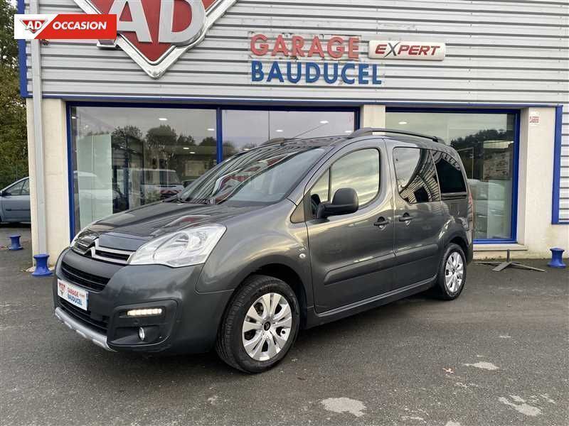 Gris Occasion 2017 Citroën Berlingo PureTech Monospace | 12 990 € (Prix cher) - Image 1/4