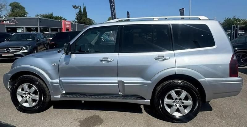 Gris Utilisé 2007 Mitsubishi Pajero Intense SUV | 15 400 € - Image 1/4