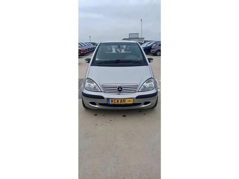 Gris Utilisé 2003 Mercedes A140 Citadine | 3 890 € - Image 1/4