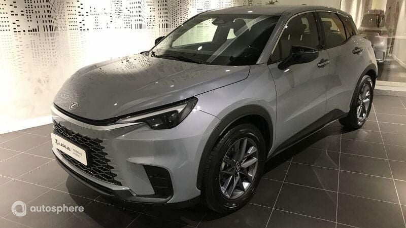 Gris Utilisé 2024 Lexus LBX Business Edition SUV | 30 799 € (Prix juste) - Image 1/4