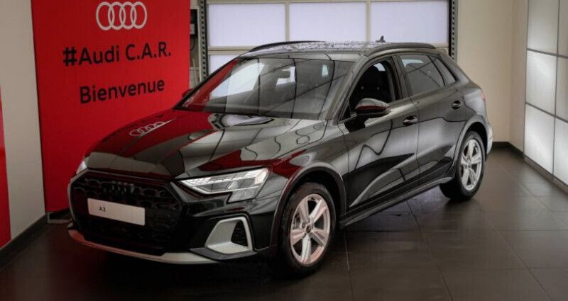 Noir Utilisé 2025 Audi A3 Sport Berline | 39 549 € (Prix juste) - Image 1/4