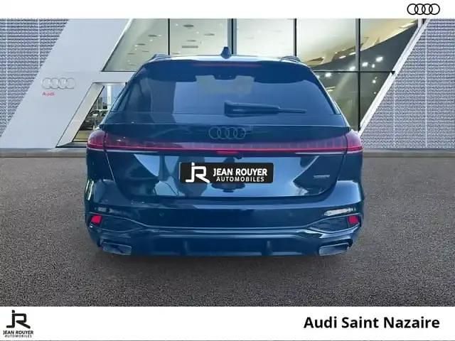 Nouvelle Audi A5 S-Line 299 ch (219 kW) 2025 Noir mythic metallise Break