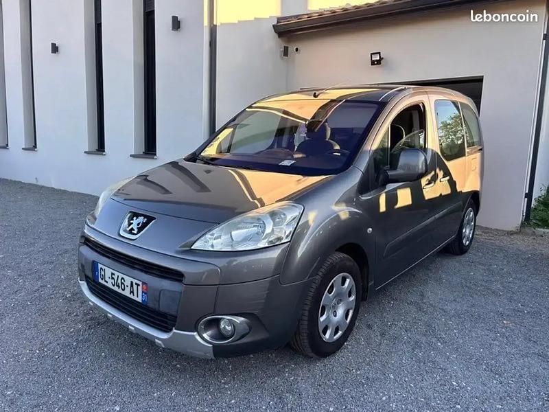 Gris Utilisé 2011 Peugeot Partner Tepee Monospace | 4 750 € - Image 1/4