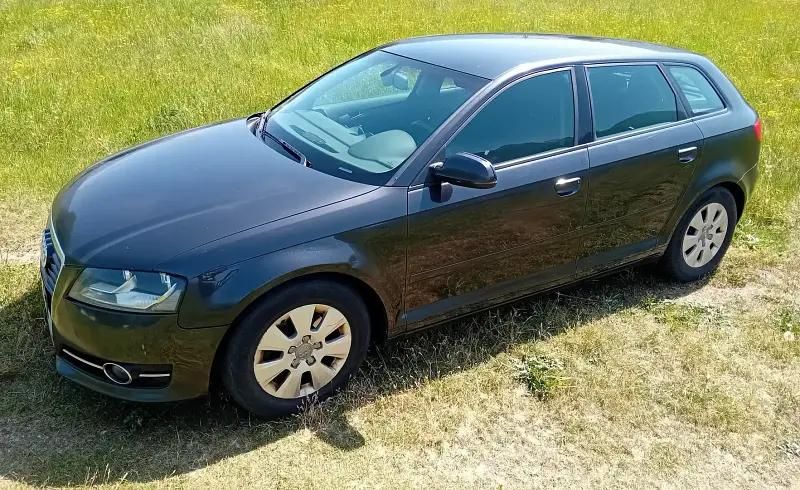 Noir Utilisé 2010 Audi A3 Sportback Ambiente Berline | 5 600 € (Prix cher) - Image 1/4