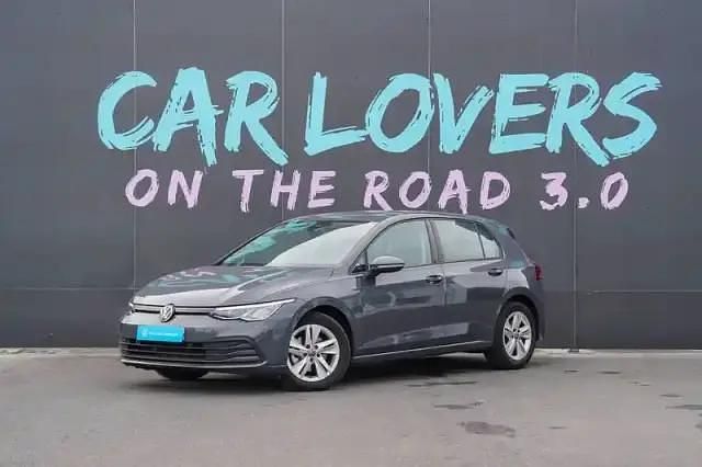 Gris Utilisé 2022 VW Golf VIII Berline | 21 990 € (Bon prix) - Image 1/4