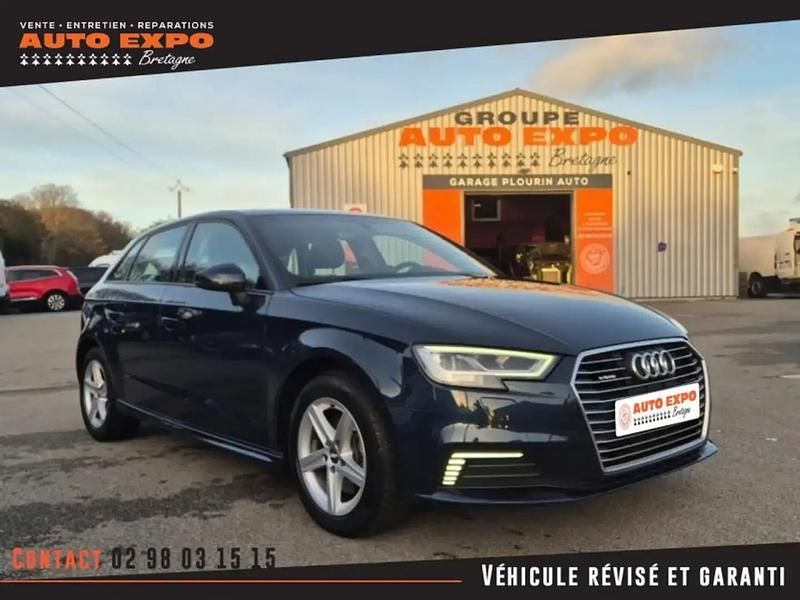 Bleu Occasion 2020 Audi e-tron Business SUV | 22 990 € (Prix juste) - Image 1/4