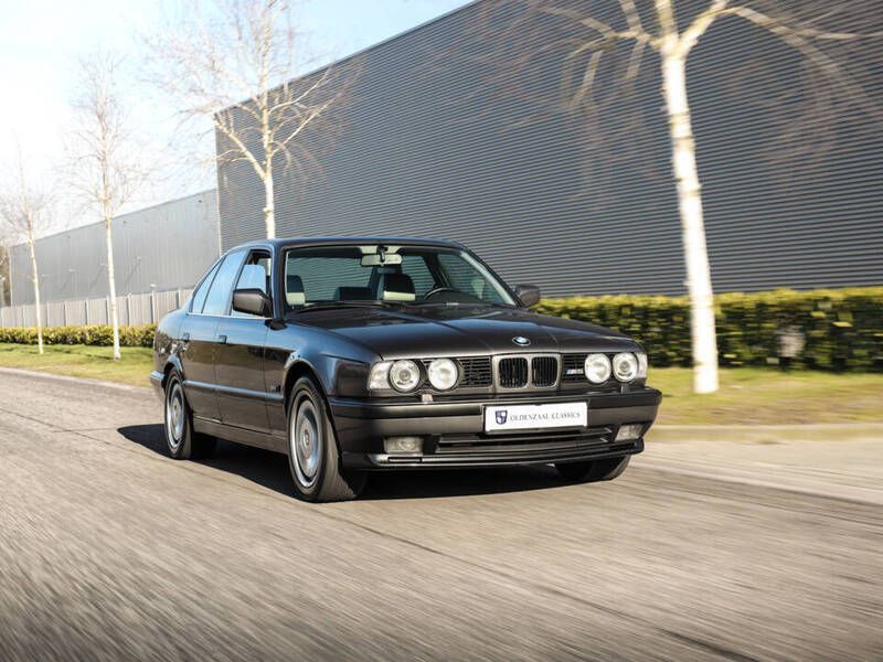 Gris Utilisé 1989 BMW M5 Berline | 59 950 € - Image 1/4