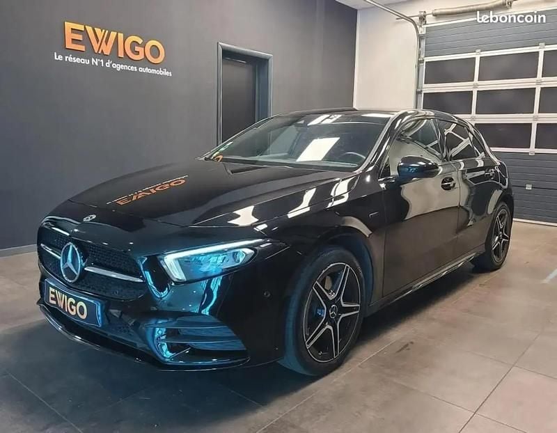 Noir Utilisé 2020 Mercedes A250 AMG line Berline | 23 990 € (Bon prix) - Image 1/4