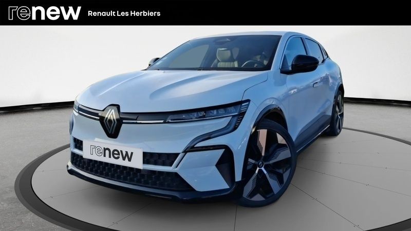Blanc Utilisé 2022 Renault Mégane Techno Berline | 24 990 € (Prix juste) - Image 1/4
