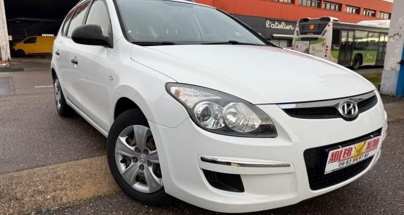 Blanc Occasion 2009 Hyundai i30 Break | 4 490 € - Image 1/4