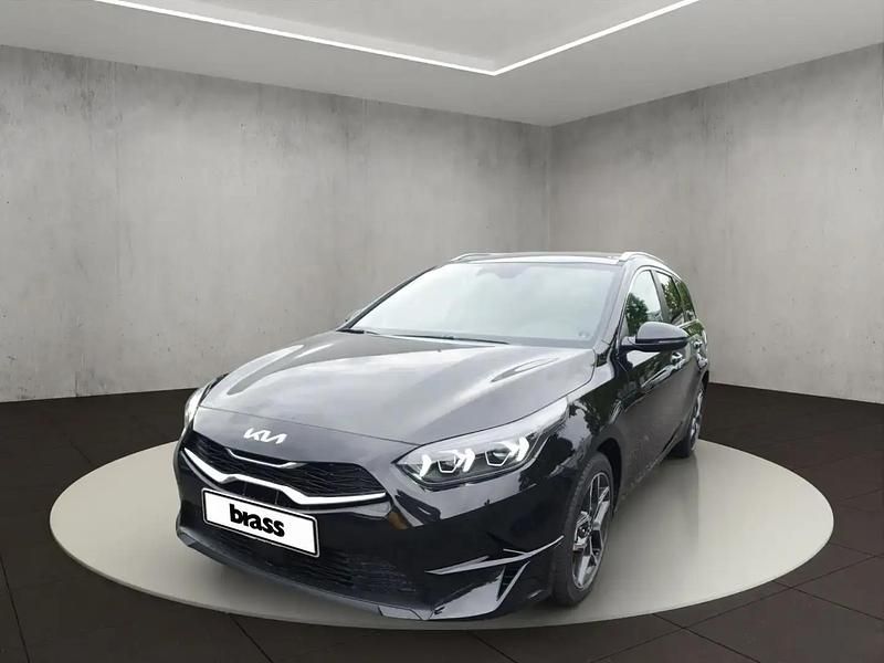 Noir Nouvelle 2025 Kia Ceed Sportswagon 4 Break | 28 480 € (Prix juste) - Image 1/4