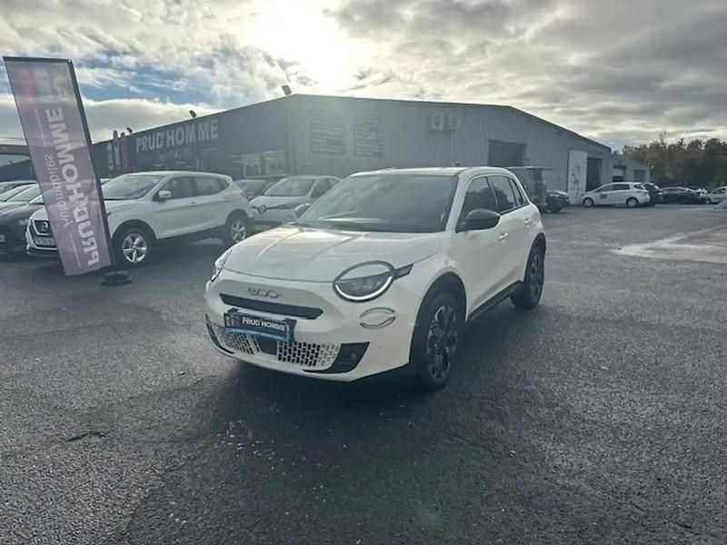 Blanc Utilisé 2024 Fiat 600 La Prima SUV | 21 490 € (Prix juste) - Image 1/4