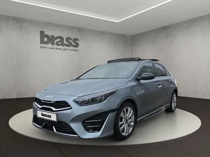 Argent Utilisé 2023 Kia Ceed GT-Line Berline | 27 480 € (Prix assez cher) - Image 1/4