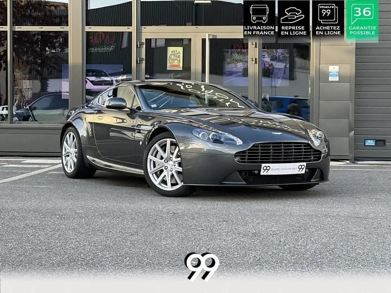 Gris Occasion 2013 Aston Martin V8 Vantage Coupé | 69 990 € (Prix juste) - Image 1/4