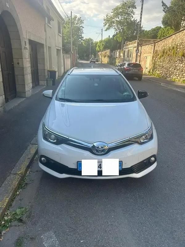 Utilisé 2015 Toyota Auris Touring Sports Design Break | 8 500 € - Image 1/4