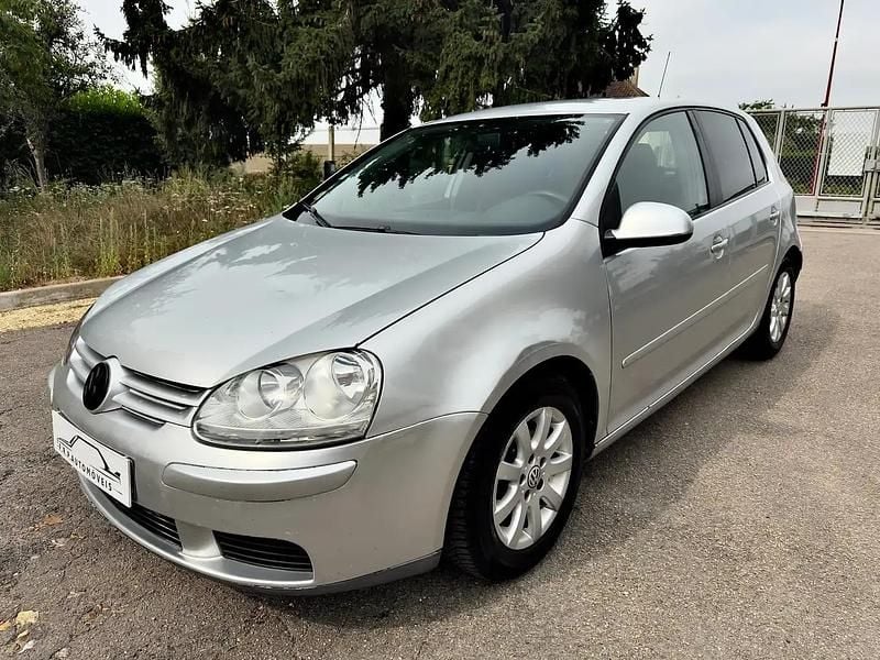 Gris Utilisé 2007 VW Golf V Trendline Berline | 1 999 € - Image 1/4