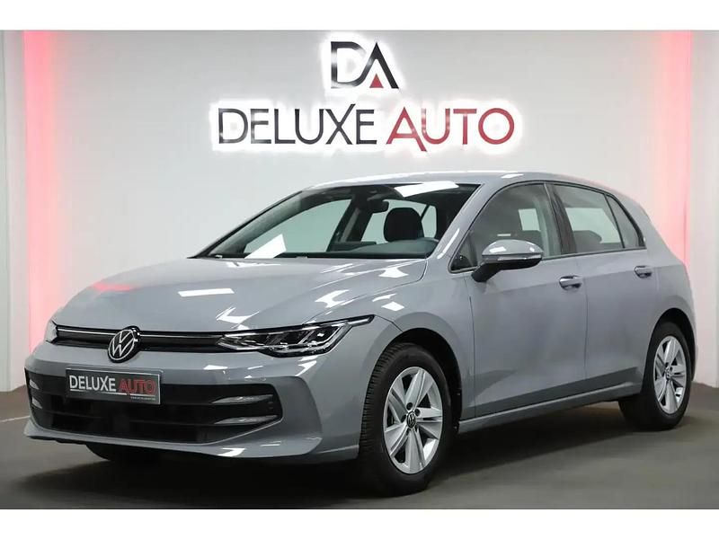 Gris Occasion 2024 VW Golf VIII Life Berline | 23 990 € (Bon prix) - Image 1/4