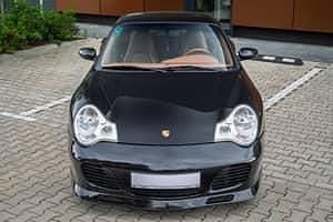 Noir Occasion 2004 Porsche 911 Carrera 4S Coupé | 49 996 € (Prix juste) - Image 1/4
