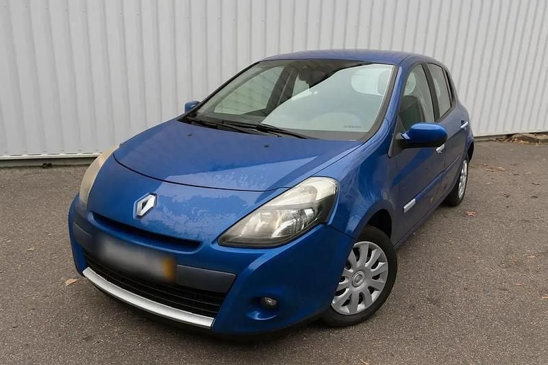 Occasion 2011 Renault Clio III Citadine | 3 790 € (Prix juste) - Image 1/4