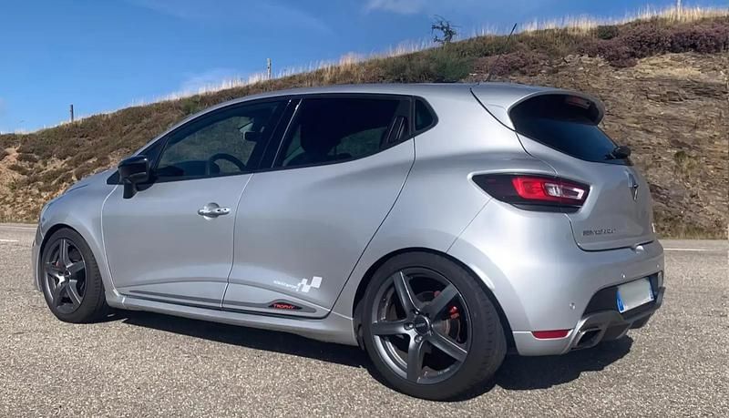 Utilisé 2017 Renault Clio IV R.S. Berline | 15 000 € (Prix juste) - Image 1/4