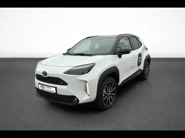 Noir Nouvelle 2025 Toyota Yaris Hybrid Sport SUV | 30 950 € - Image 1/4