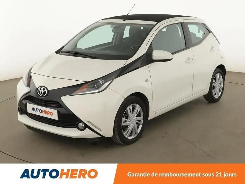 Blanc Utilisé 2015 Toyota Aygo X-wave Citadine | 9 490 € (Bon prix) - Image 1/2