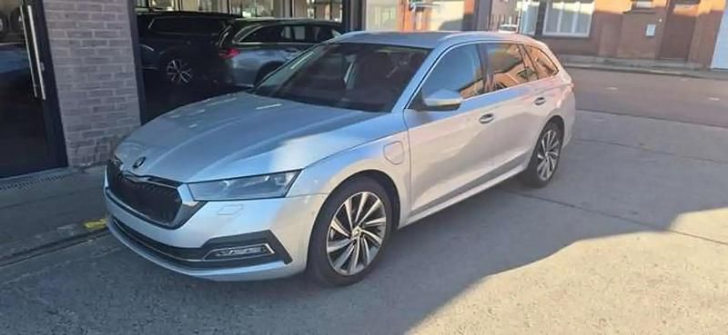 Argent Occasion 2021 Skoda Octavia Break | 25 500 € (Prix assez cher) - Image 1/4