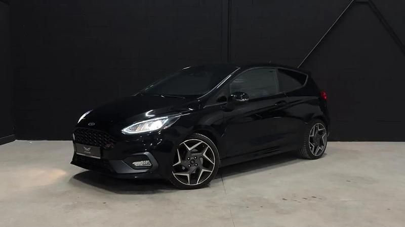 Noir Utilisé 2018 Ford Fiesta ST Citadine | 15 490 € (Bon prix) - Image 1/4