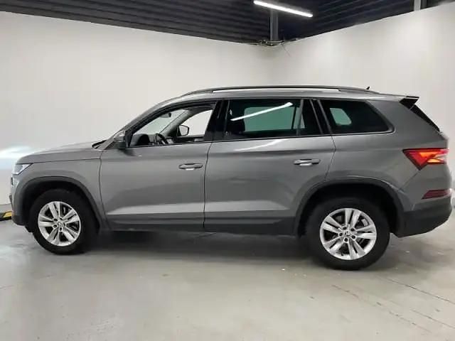 Gris graphite métallisé/gris graphite métallisé Occasion 2023 Skoda Kodiaq SUV | 29 995 € (Super prix) - Image 1/3