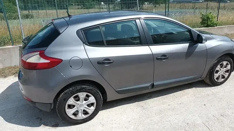 Image 2/4