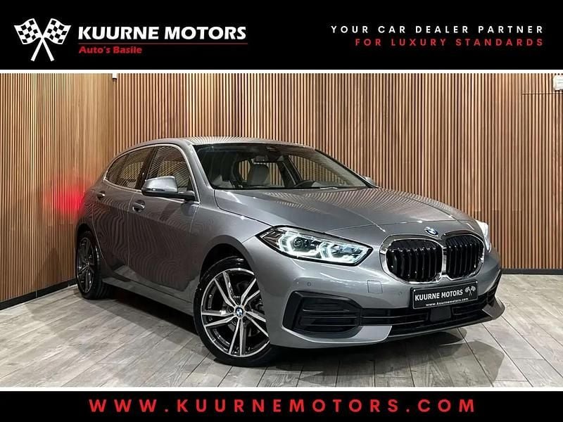 Gris Utilisé 2023 BMW 116 Sport Line Citadine | 21 900 € (Bon prix) - Image 1/4