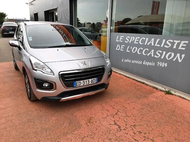 Gris Utilisé 2015 Peugeot 3008 Style SUV | 8 900 € (Prix juste) - Image 1/4