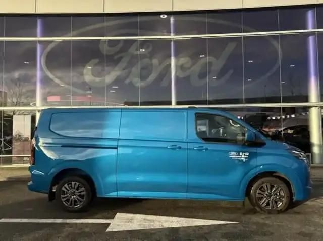 Nouvelle Ford Transit Custom Limited 2025 Bleu acqua métallisée