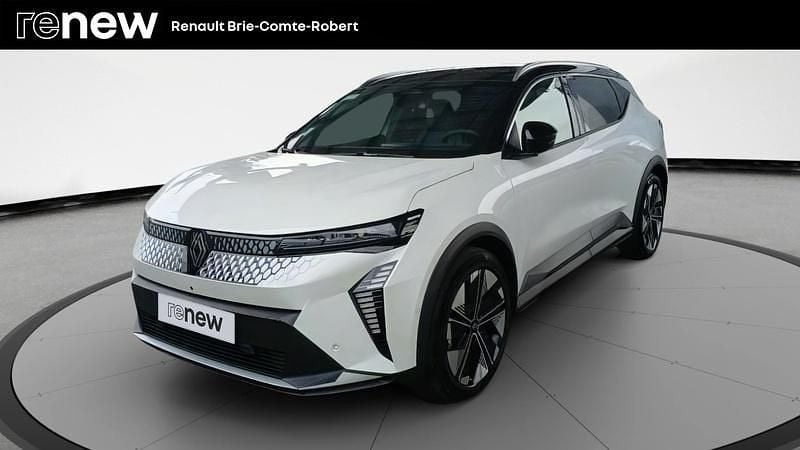 Blanc Occasion 2025 Renault Scenic E-Tech Techno SUV | 39 980 € - Image 1/4