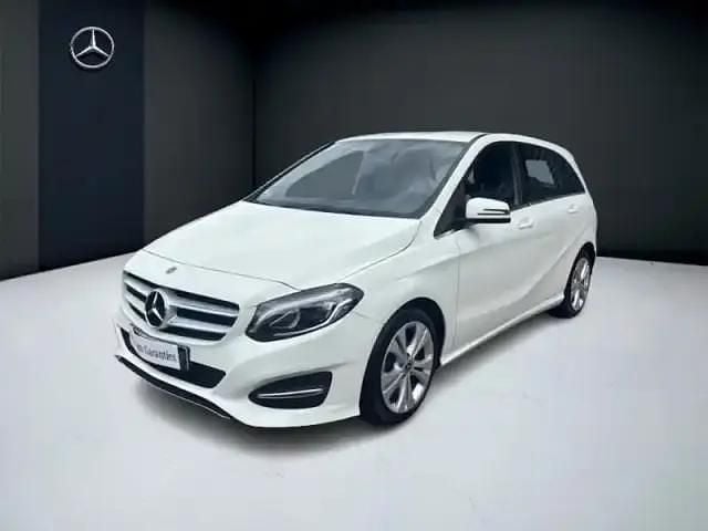 Blanc Utilisé 2018 Mercedes B180 Monospace | 18 990 € (Prix juste) - Image 1/4