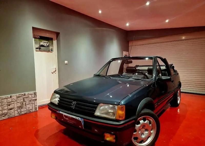 Gris Occasion 1986 Peugeot 205 Cabriolet | 14 900 € - Image 1/4