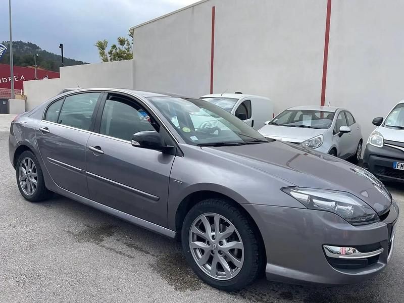 Gris Occasion 2015 Renault Laguna III LIMITED Berline | 8 500 € (Prix juste) - Image 1/4