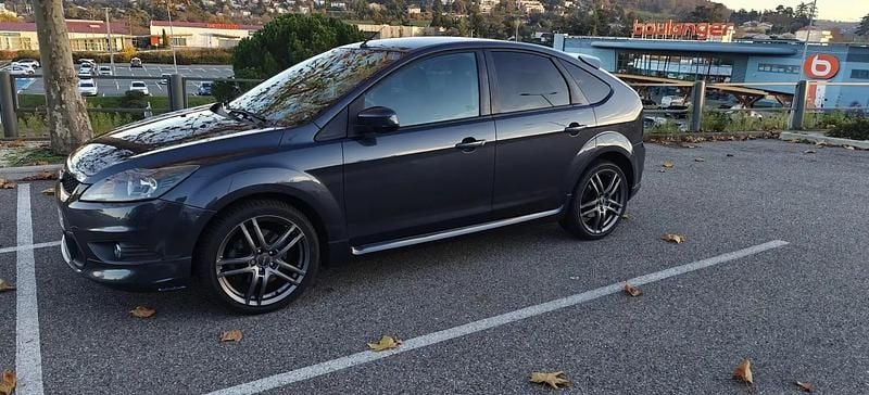 Occasion 2009 Ford Focus Titanium Berline | 4 000 € (Prix juste) - Image 1/4