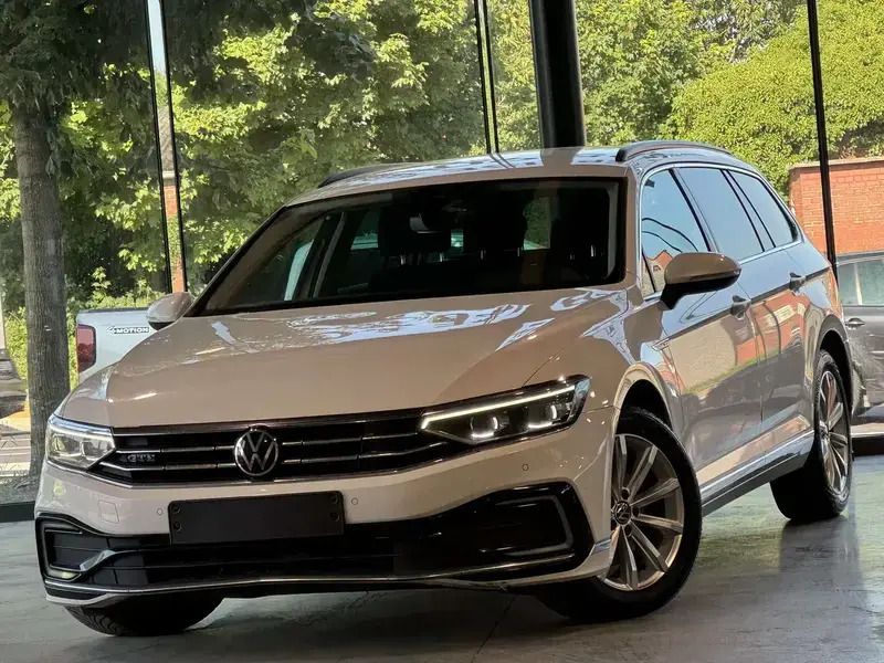 Blanc Utilisé 2021 VW Passat GTE Break | 12 950 € (Prix juste) - Image 1/4