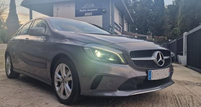 Gris Occasion 2018 Mercedes A180 Berline | 17 900 € (Prix juste) - Image 1/4