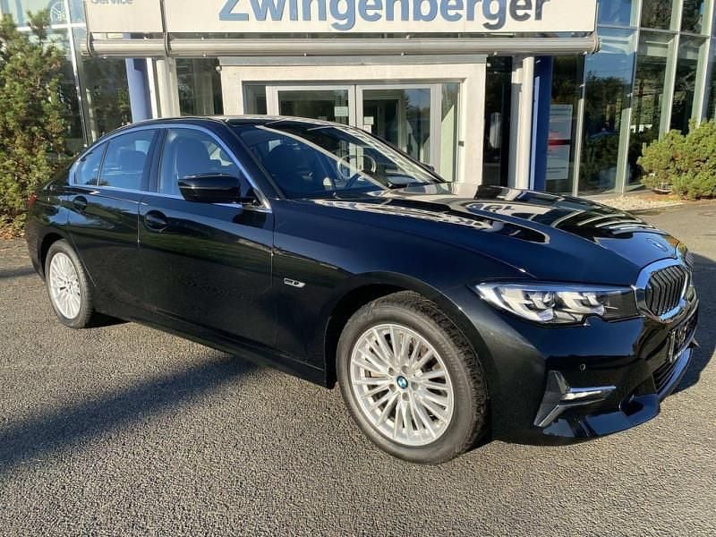 Utilisé 2021 BMW 320e Sport Line Berline | 29 795 € (Bon prix) - Image 1/4