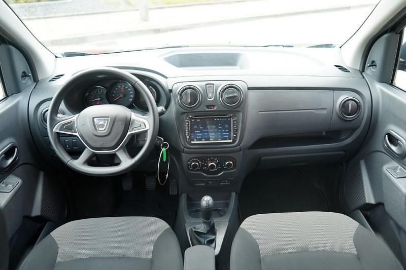 Image 3/4