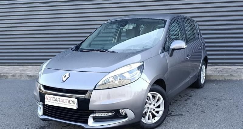 Utilisé 2012 Renault Scénic III Monospace | 9 990 € (Prix juste) - Image 1/4
