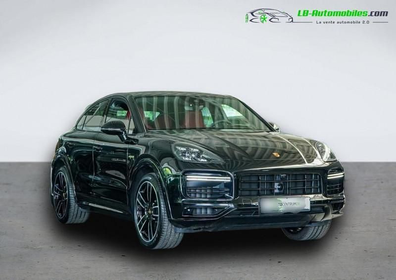Utilisé 2023 Porsche Cayenne Turbo S SUV | 180 600 € - Image 1/4