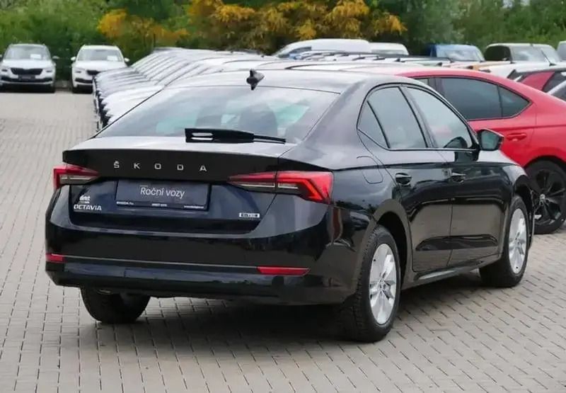 Utilisé 2023 Skoda Octavia Style Berline | 25 800 € (Super prix) - Image 1/4