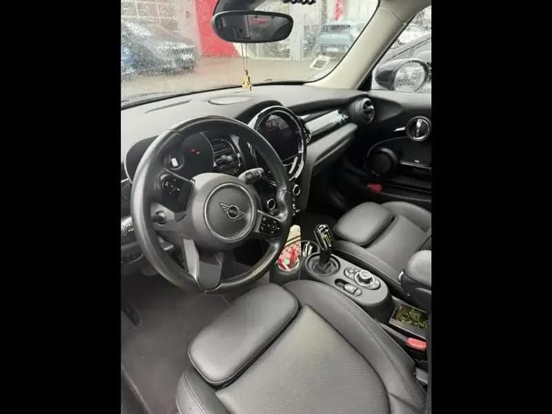 Image 2/4