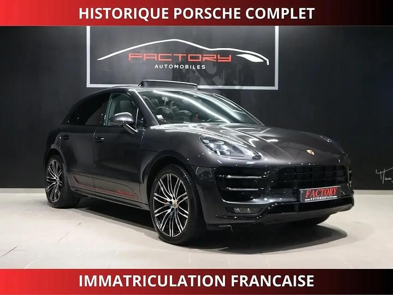 Gris Utilisé 2018 Porsche Macan Turbo Performance Package SUV | 59 900 € (Prix cher) - Image 1/4