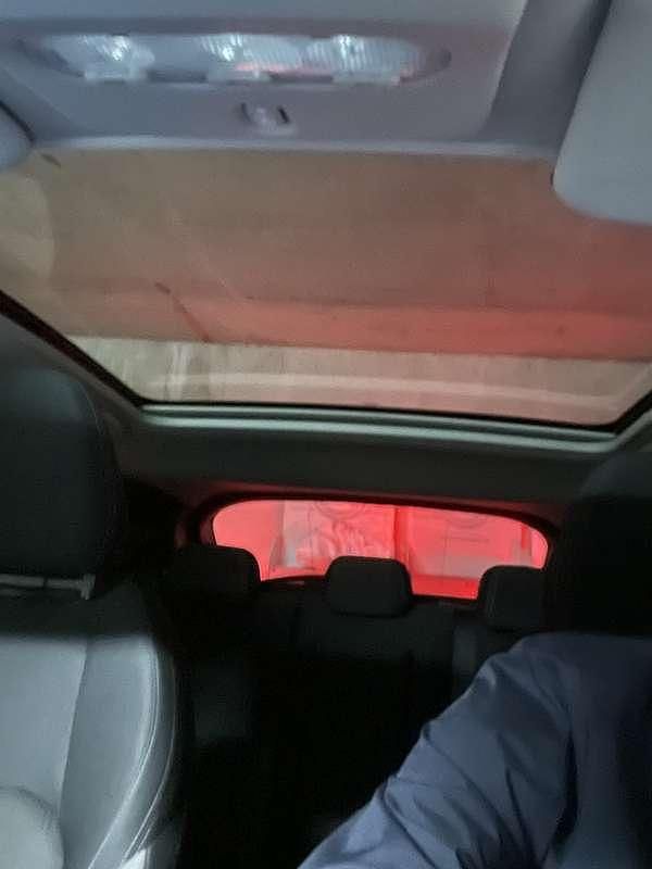 Image 4/4